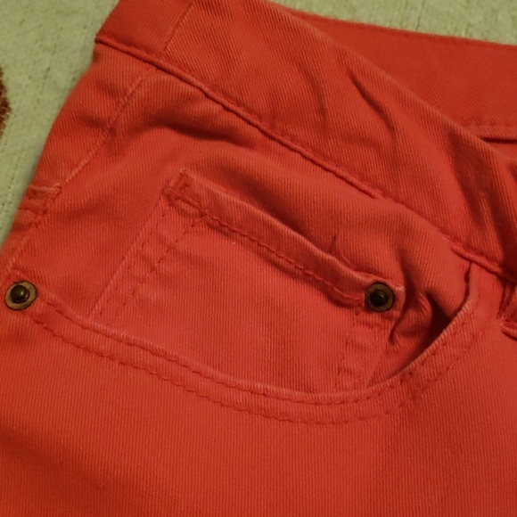 Women's Skinny Jeans - Picture 6 of 7